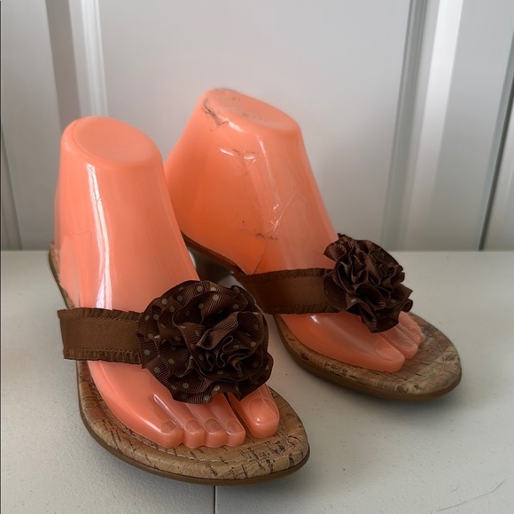 LINDSAY PHILLIPS SWITCH FLOPS BROWN 1-3/4” HEELS SANDALS (sz 8) - Picture 1 of 7